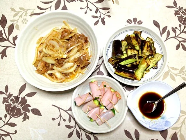 肉炒め、茄子ニンニク醤油、きゅうりハム巻き|駿のママさん