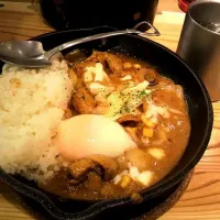 キャンプエクスプレスの温玉のせチーズカレー🍛|Namiさん