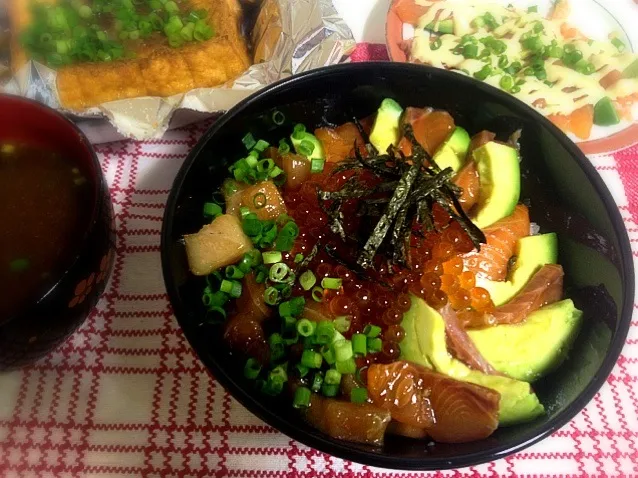 Snapdishの料理写真:海鮮丼|mihoさん