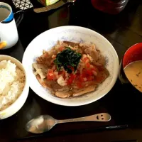 Snapdishの料理写真:豚バラのトマト玉ねぎソース|中江しゅんさん