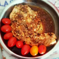 Snapdishの料理写真:black pepper salmon with cherry tomatoes|kelly limさん