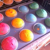 Snapdishの料理写真:Rainbow Cupcakes|Sally_HHHさん