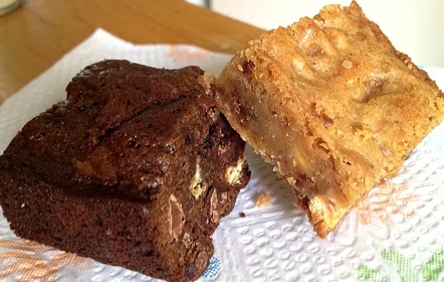 Mocha and toffee white chocolate brownies|Dean M Rogersさん