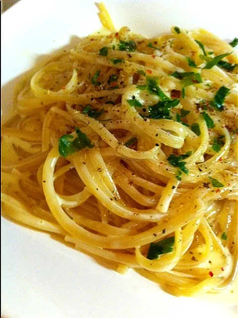 Super quick & easy truffle oil linguine!|むちこさん