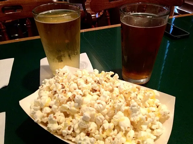 Popcorn and Beer|lori sさん