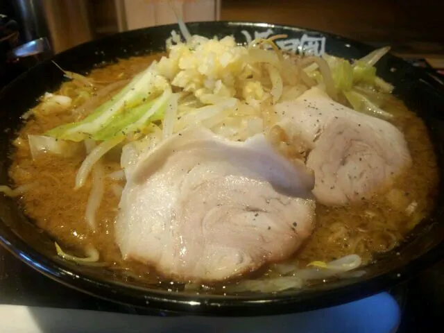 Snapdishの料理写真:嵐げんこつらあめんBLACKMONSTAR|サイファさん