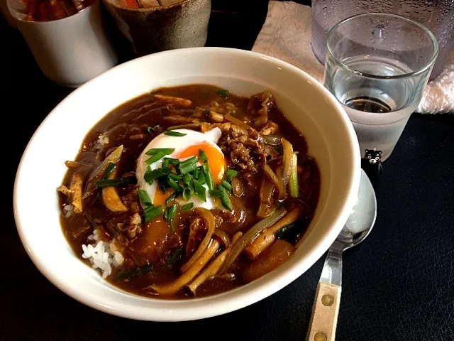 ビーフカレー丼に、温玉トッピング|大阪カレー部長さん