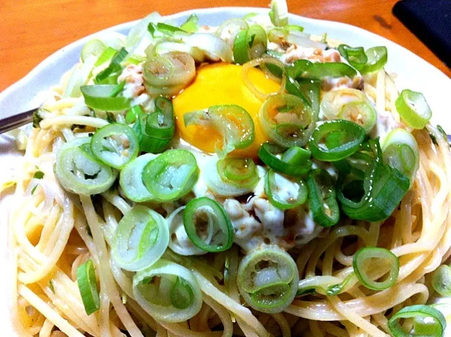 ネギたっぷりの豆苗と納豆のパスタ|あられさん