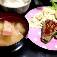 ピーマン肉詰めとコンソメスープ|micoさん