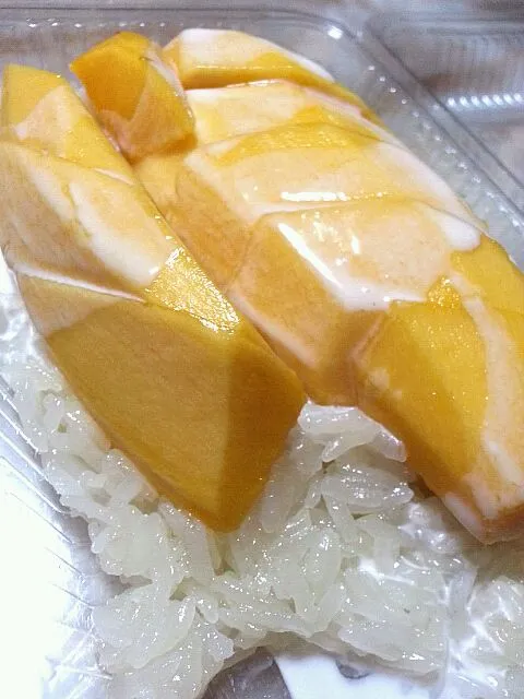 thai mango with sticky rice|sim siew yingさん