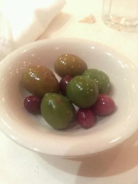 Snapdishの料理写真:olives|travis brueckさん