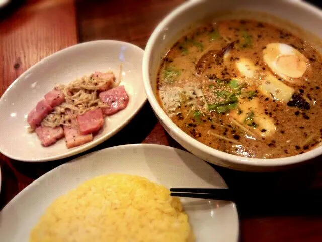 Snapdishの料理写真:スープカレー  白ベース  チーズと挽き肉トッピング|cubeさん