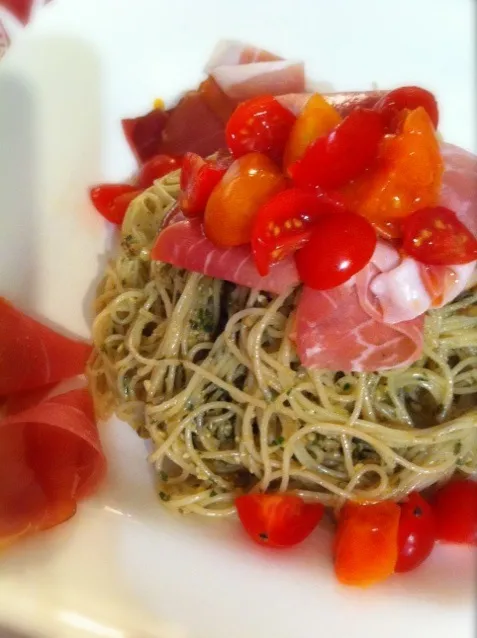 Genovese and tomato with prochuto cold pasta|むちこさん