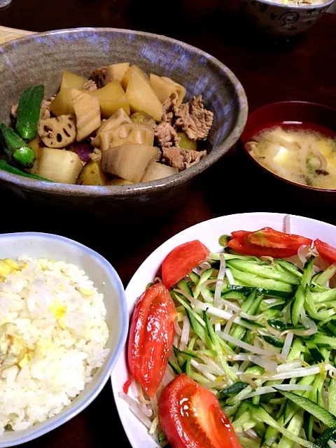 栗ご飯 豚肉と根菜の煮物 もやしとキュウリのサラダ 味噌汁|掛谷節子さん