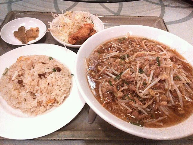 Snapdishの料理写真:やさいラーメン定食|けいさん