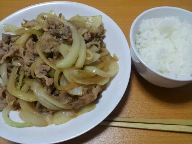 Snapdishの料理写真:豚肉と玉ねぎの炒めもの|Takumi Takagiさん