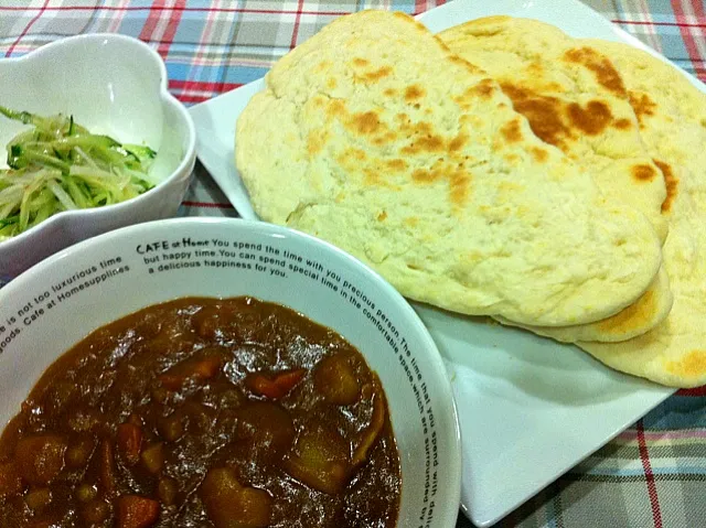 カレー・手作りナン・大根キュウリサラダ|まーままさん