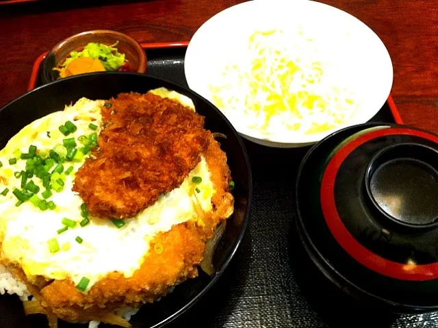 チーズカツ丼|akiさん