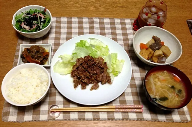 Snapdishの料理写真:豚肉のゴマ風味焼き＆がんもと里芋の煮物＆ひじきのサラダ＆なすとそぼろの味噌炒め＆卵と青菜の温麺|愛子さん