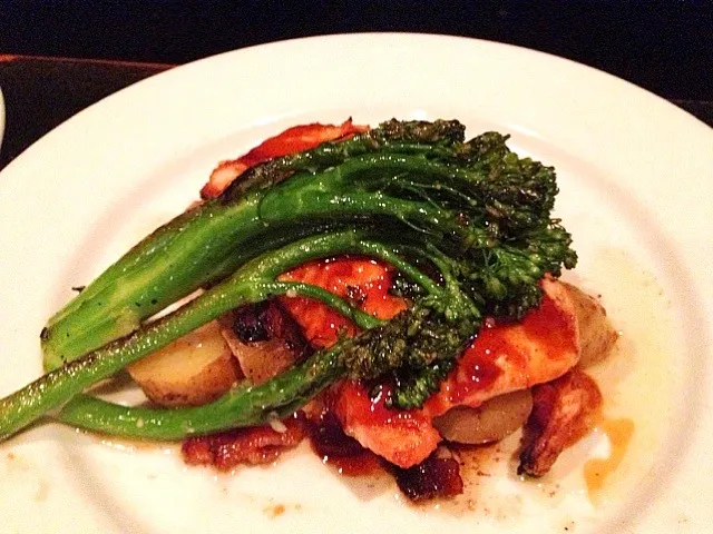 Bourbon Molasses Glazed Salmon, salt roasted fingerling potato and bacon hash, sautéed broccolini.|valintinus domingoさん