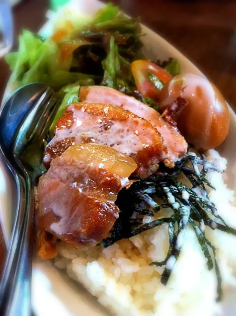 Snapdishの料理写真:豚の角煮と味玉丼|りえごさん