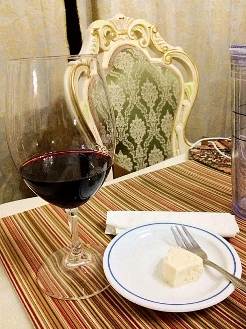 Snapdishの料理写真:Cabernet and cheese|James Balingitさん