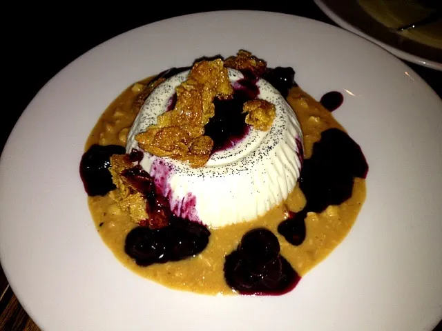 Snapdishの料理写真:Panna Cotta with Peanut Butter and Jam|stephanie mizuhaさん