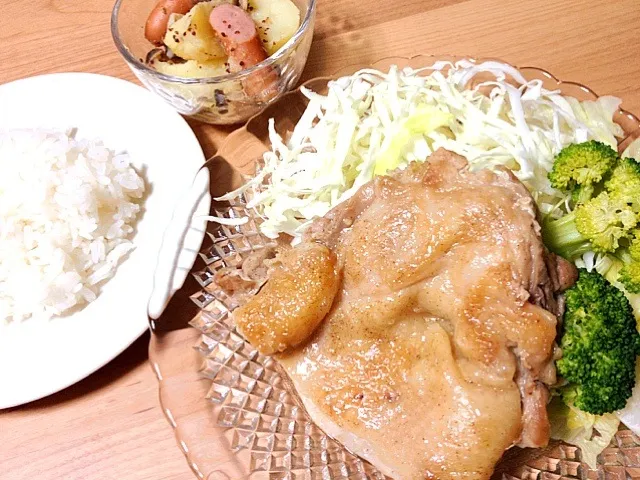 チキンステーキ、ウィンナーとポテトのマスタード和え|みゆさん