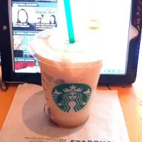 Snapdishの料理写真:Starbucks Earl Grey Tea Latte!|yuriさん