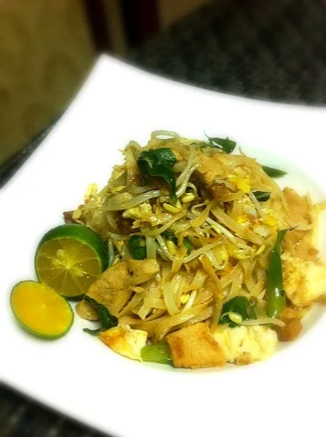 Chicken Pad Thai|Rochelle Hernandezさん