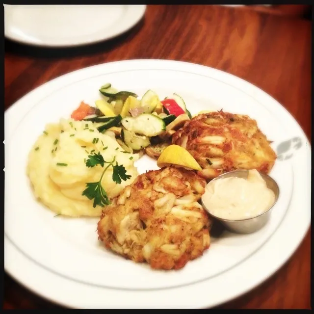 Signature Crab Cakes|stephanie mizuhaさん