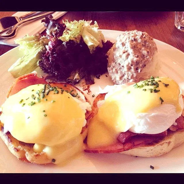 egg benedict~|Gavin Teoさん