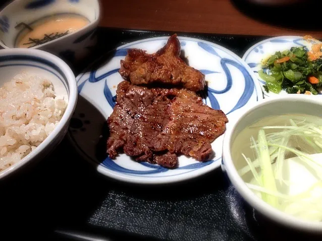 ハーフ定食（たん＆カルビ）|Junya Tanakaさん