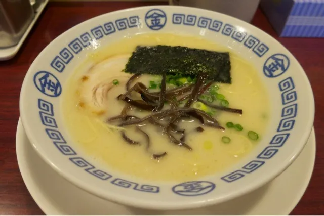 まる金ラーメンを頂きました。(まる金ラーメン 春日)|momongatomoさん