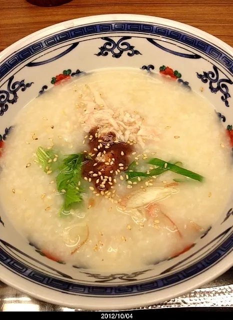 さっぱり蒸し鶏とみょうがの梅味のお粥 @粥餐庁(新宿)|かずひこさん