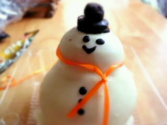 White Chocolate coated snowman bread|Grace Chancoさん