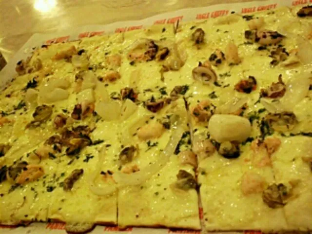 Brick oven Cheese mushroom pizza|Grace Chancoさん