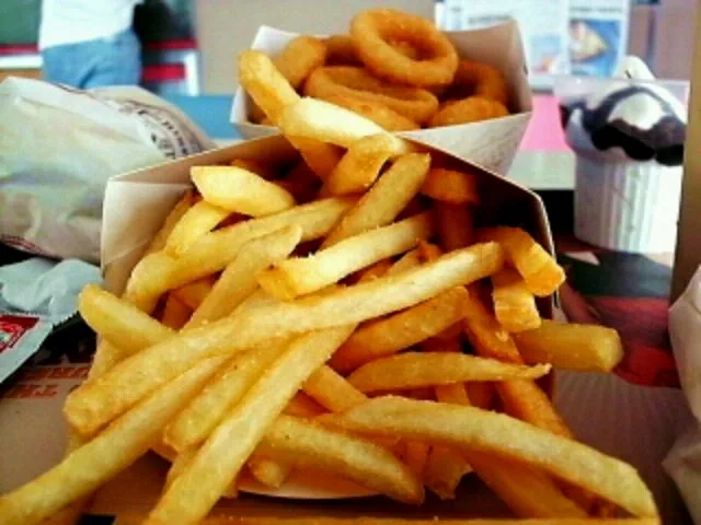 French fries and Onion fries|Grace Chancoさん