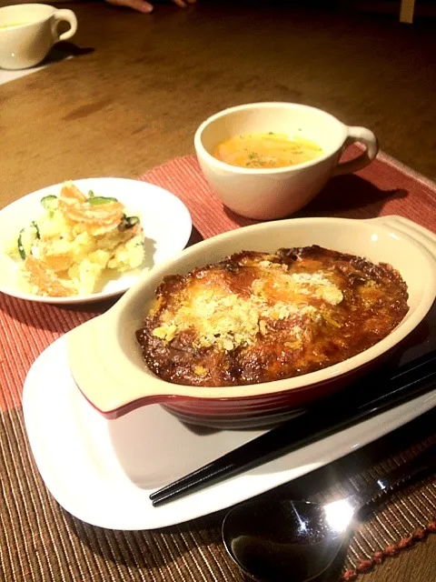 今日の夕食はミートソースドリア、ポテトサラダ、ジュリアンスープ|yukkyさん