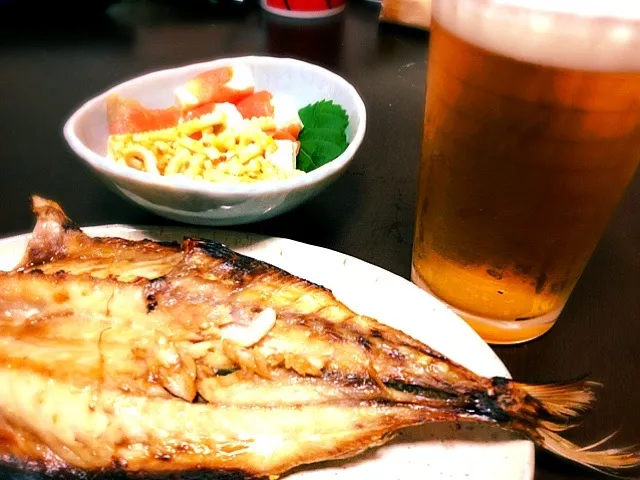 1人適当おつまみ❤ビールがススム♪ホッケ・烏賊のチーズ焼き・クリームチーズ スモークサーモン巻き|じゅんさん