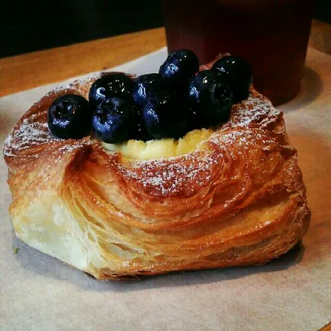 Snapdishの料理写真:Blueberry Danish Pastry|NNCさん