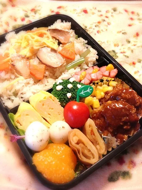 Snapdishの料理写真:☆松茸ご飯＆ハンバーグ弁当☆|まさまささん