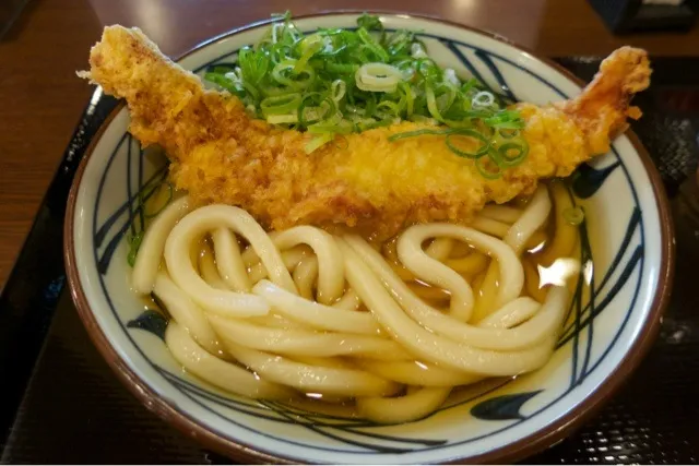 ぶっかけうどん + かしわ天を頂きました。(丸亀製麺所)|momongatomoさん