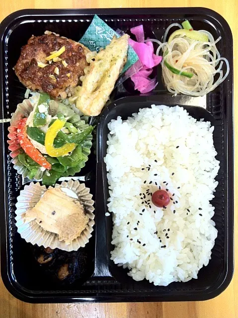 Snapdishの料理写真:日替わり幕の内弁当|たんぽぽ娘さんさん