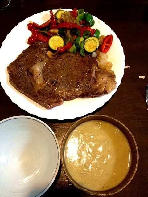 Snapdishの料理写真:山形牛リブロースのステーキ サツマイモのポタージュ|やなさんさん