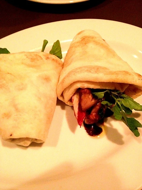 フォアグラのソテー ピアディーナ巻き バルサミコソース 北京ダックスタイル|monmenoさん