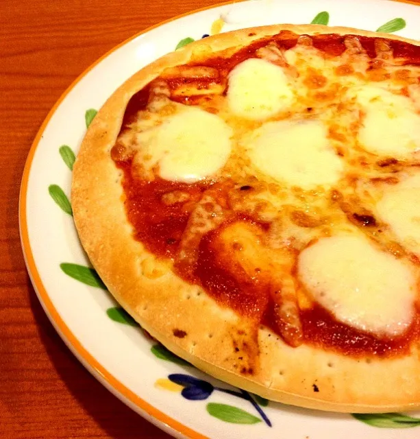 Snapdishの料理写真:Margherita Pizza|I make food look good. 😎さん