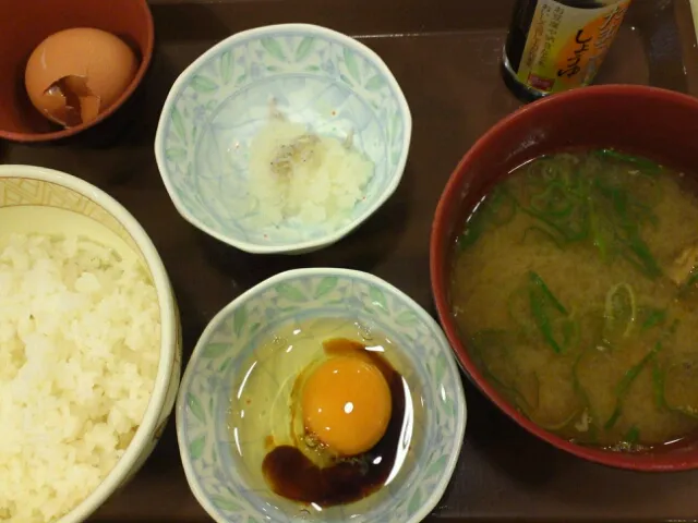 豚汁たまごかけご飯定食|hisashiさん