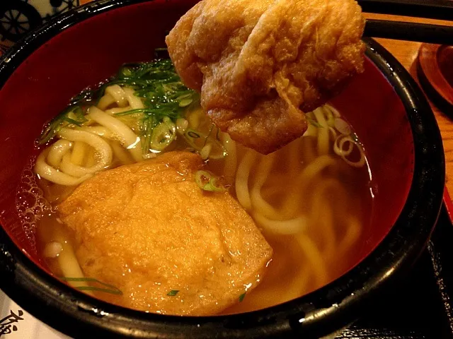 これぞ大阪のおうどん！肉厚のきつねうま〜い。|たけうちさん