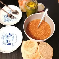 2 kinds of homemade pickles - with baked beans and English muffins|Kay Kobaさん